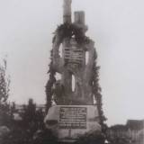 Mosty Lewe. Pomnik na mogile żołnierzy WP.