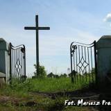 Brama na cmentarz w Duniłowiczach.