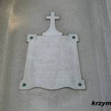 Tablica na ścianie kaplicy Borzewskich.