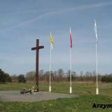 Ossów. Krzyż w miejscu śmierci ks. Skorupki.